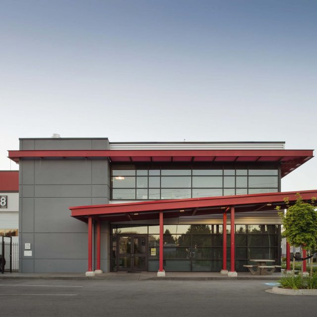 Peterbilt Warehouse Exterior | Keystone Architecture